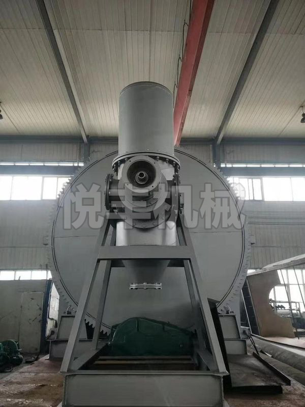 廢舊輪胎煉油設(shè)備安裝現(xiàn)場